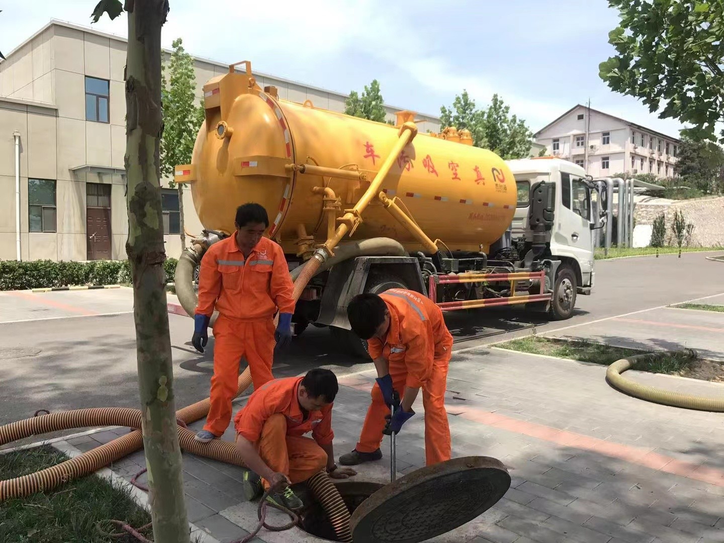 雄县化粪池清理与5-8吨吸粪车施工效率分析